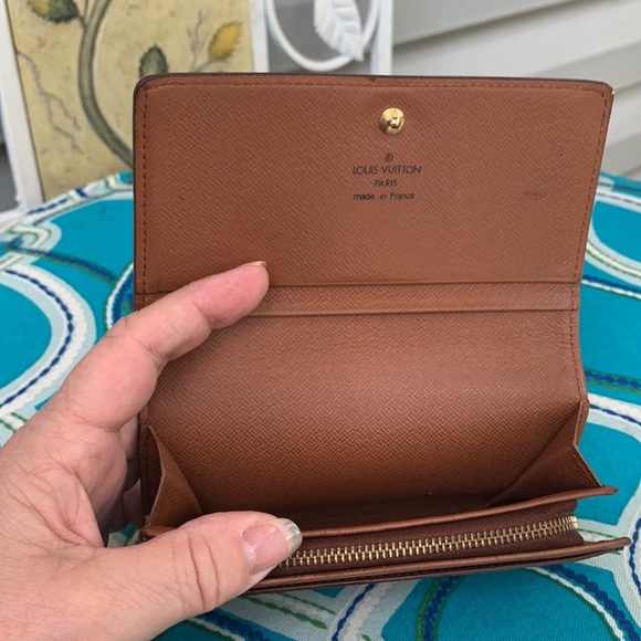 Beautiful Louis Vuitton Monogram Wallet - Picture 11 of 14